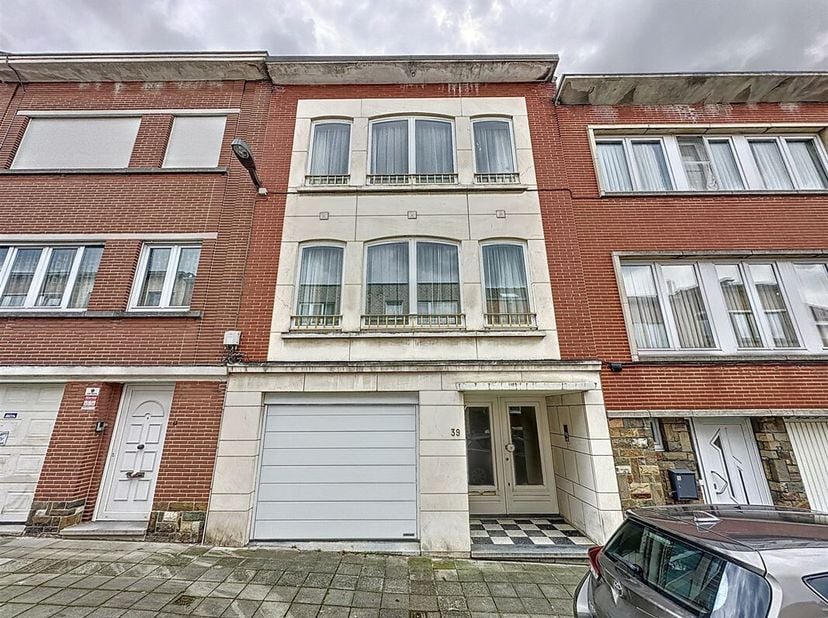 Vlakbij het Parc du Bempt - Charmant appartement met één slaapkamer van +/- 70m² als volgt samengesteld :