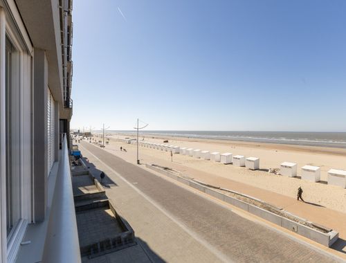                                         Appartement à vendre à Sint-Idesbald, € 279.000
