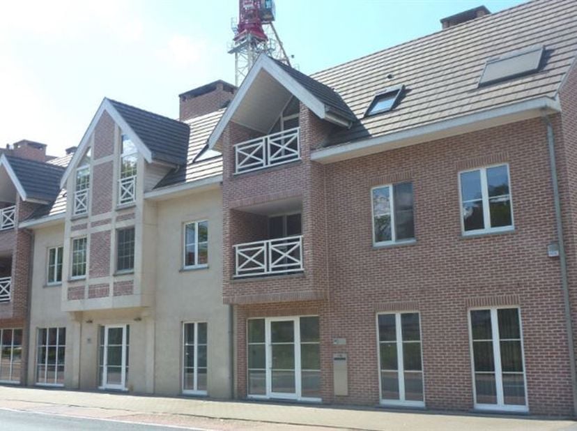 Mooi en centraal gelegen appartement (gelegen in het centrum van Averbode). Op wandelafstand van de merode bossen en lekdreef .  Het appartement omvat
