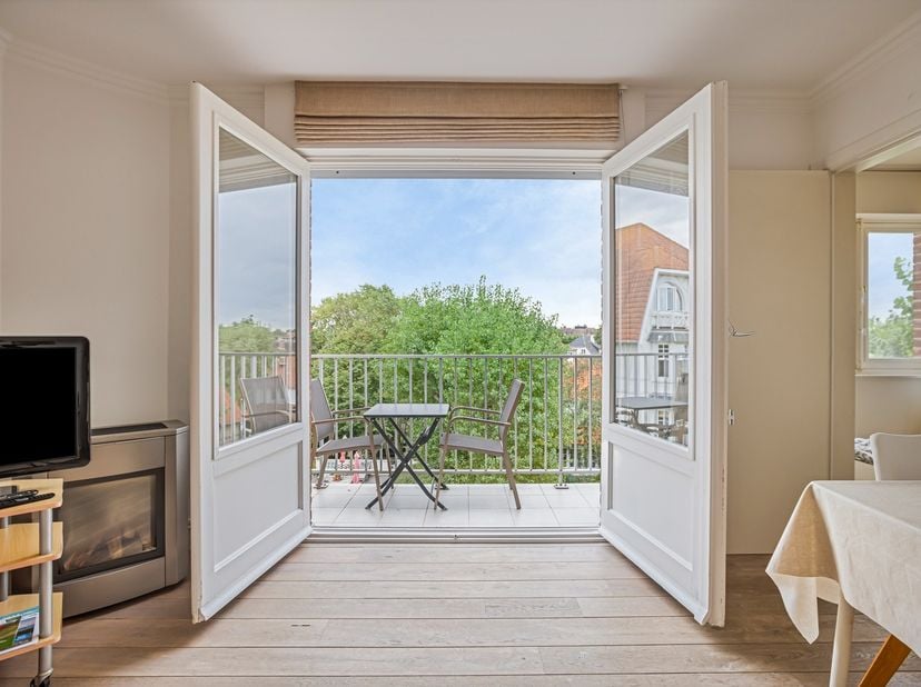 Dit instapklaar gemeubeld, appartement met 1 slaapkamer is gelegen in een rustige straat in een kleine residentie op wandelafstand van het strand en d