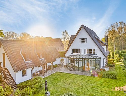                                         Maison à vendre à Appelterre-Eichem, € 485.000
