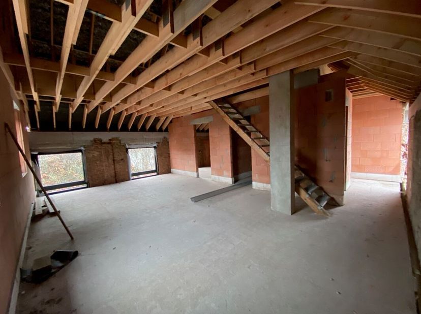 Ontdek dit prachtige nieuwbouwproject van 6 woningen (2 huizen en 4 appartementen) dat gebouwd zal worden in het hart van Havinnes door het lokale bed