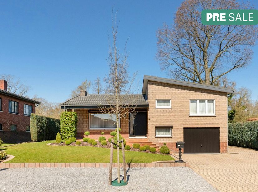 Vous recherchez une maison spacieuse et pleine de charme à Paal? Cette maison bien entretenue située à Acacialaan 45 offre 202 m² de surface habitable