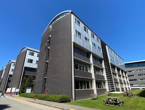                                         Bureaux à louer à Merelbeke, € 41.669
