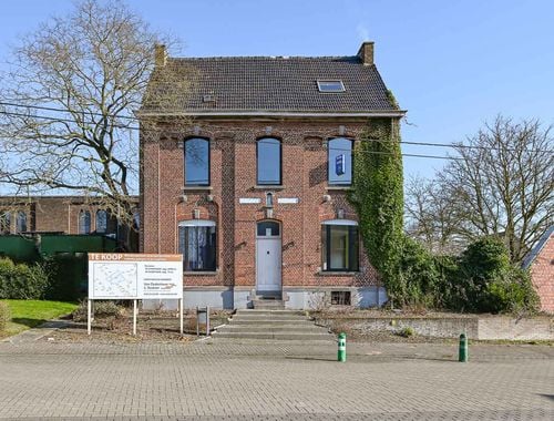                                         Usage mixte à vendre à Nederhasselt, € 850.000
