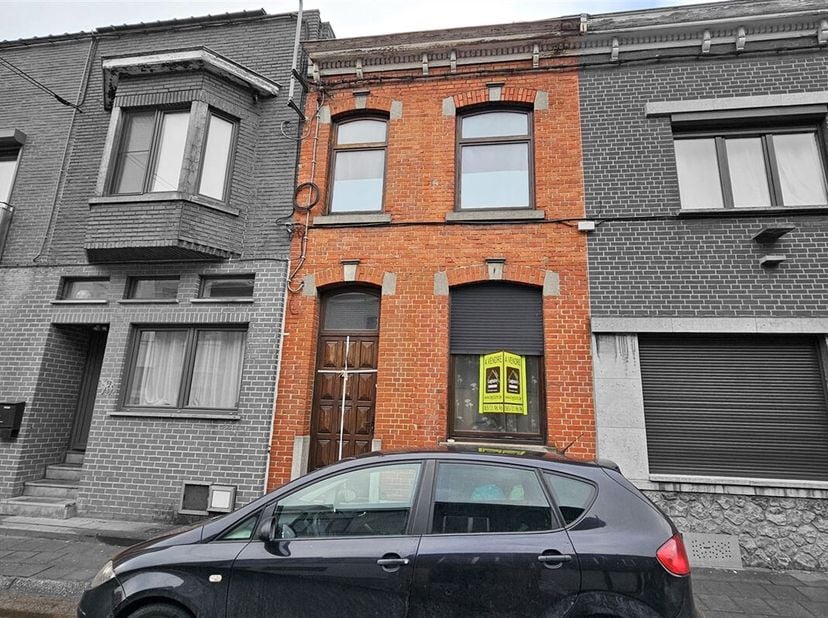 Prix: Offre à partir de 80.000 euros, frais d&#039;agence non inclus et à charge de l&#039;acquéreur.&lt;br /&gt;
Maison à rénover comprenant: &lt;br /&gt;
Sous-sol: Cave.&lt;