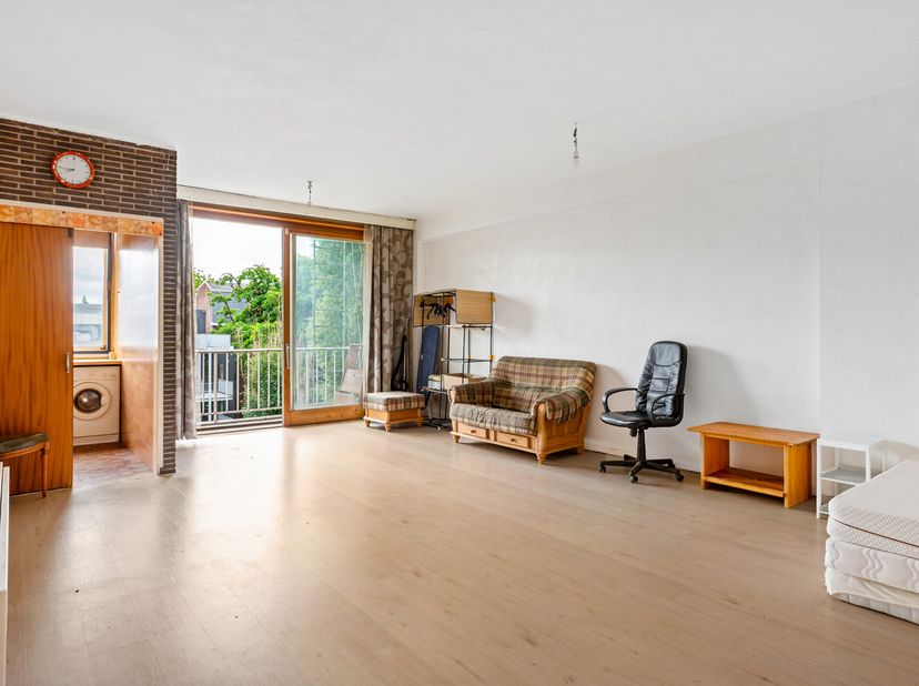 Op zoek naar een betaalbaar stekje of een slimme investering op de Belgiëlei? Deze studio op een toplocatie is beslist een kijkje waard! Gelegen op wa