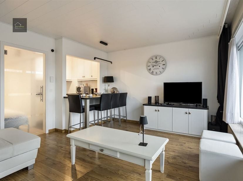 Volledig instapklare bemeubelde studio met 1 slaapkamer op 50 meter van het strand.&lt;br /&gt;
Ontdek deze uiterst properestudio inMiddelkerke, ideaal gele