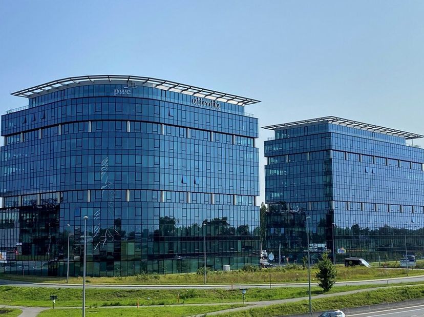 365m² de bureaux haut de gamme au rez-de-chaussée des bureaux Schelde&lt;br /&gt;
Emplacement: superbement situé le long de la R4 (sortie UZ) et à proximité