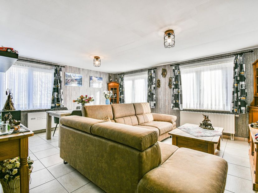 Welkom in dit gezellige gelijkvloerse appartement aan de Werkenstraat 47, vlak bij het centrum van Torhout. Wonen in het hart van Torhout betekent dat