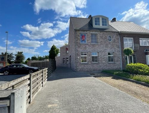                                         Appartement à louer à Geel, € 950
