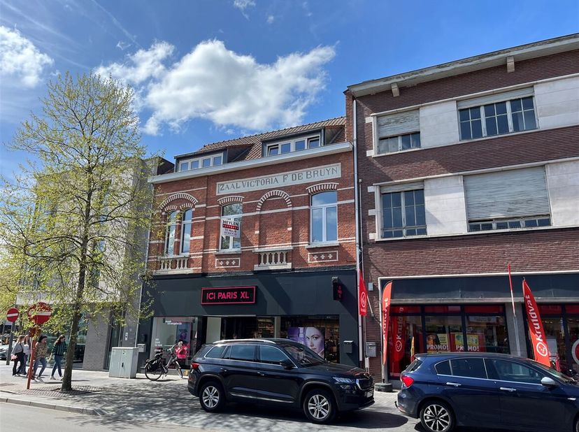 2-slaapkamer appartement in hartje Kapellen&lt;br /&gt;
Ligging:&lt;br /&gt;
Het appartement is gelegen in het centrum van Kapellen, op wandelafstand van verschil