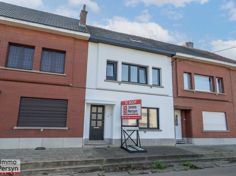 Op de invalsweg van Diest naar Scherpenheuvel vinden we deze gerenoveerde woning terug. Deze woning heeft een make over gekregen en beschikt nu over e