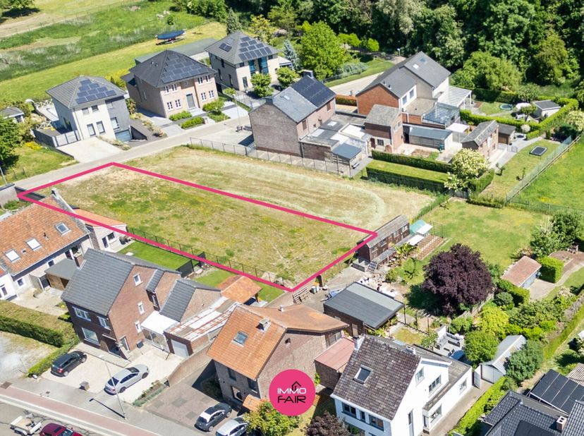 Terrain à vendre
                    à 3620 Veldwezelt