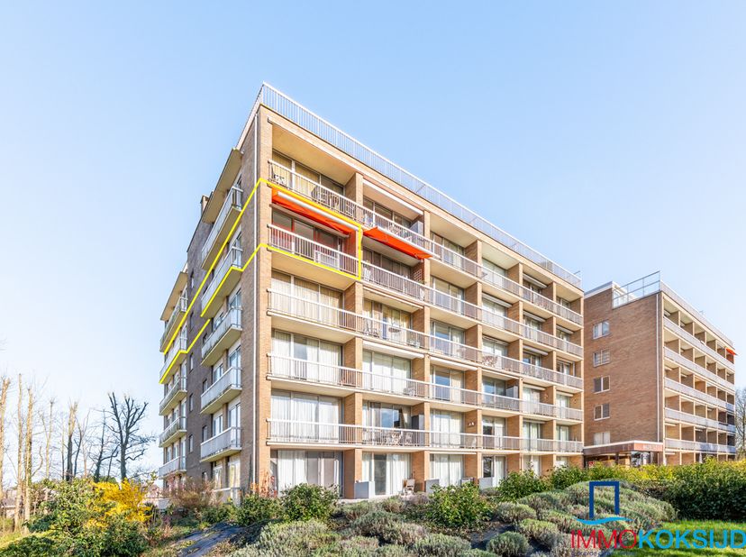 Koksijde-Bains, Résidence Malgré Tout, appartement ensoleillé situé au calme et à quelques pas du centre commercial, 4ième étage avec ascenseur.&lt;br /&gt;