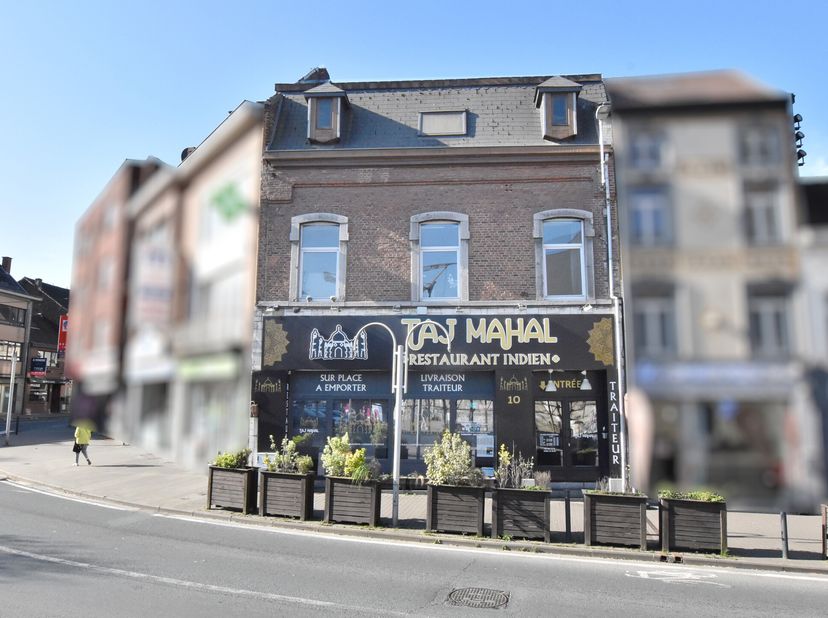 Locatie&lt;br /&gt;
Dit gebouw voor gemengd gebruik ligt op de Grand&#039;Place in Tubize, op een toplocatie, binnen handbereik van winkels, scholen, openbaar ve