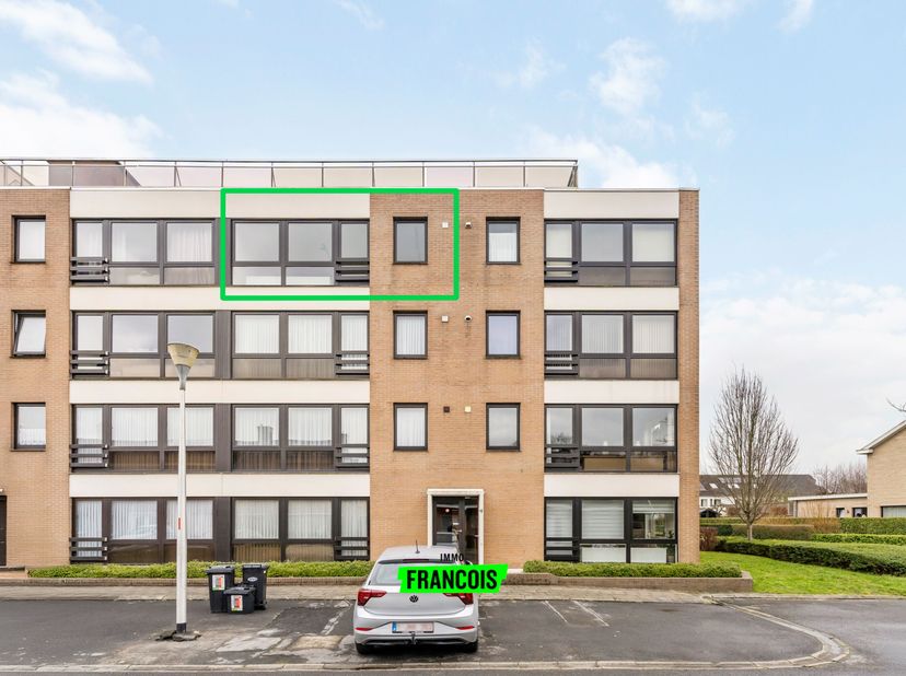 À proximité des écoles et des transports en commun, en périphérie de Diksmuide, nous découvrons cet appartement rénové avec emplacement de parking, ca