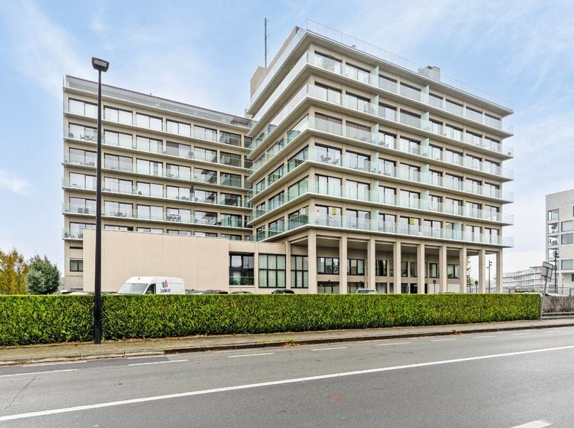 3 appartements exclusifs, prêts à être emménagés, situés dans un endroit privilégié, à proximité du centre de Waregem, avec des vues uniques sur l&#039;Hip