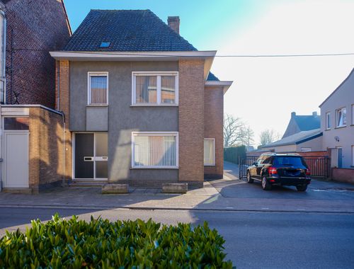                                         Entrepôt avec habitation à louer à Handzame, € 1.700
