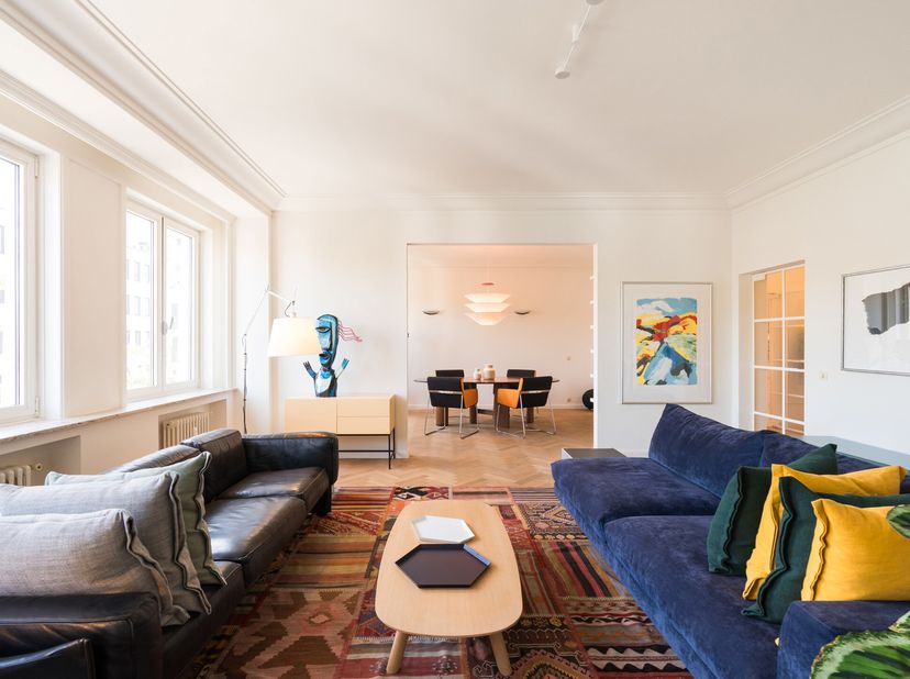 SAINT-GILLES, Ma Campagne, superbe APPARTEMENT (3ch/1sdb) de ±155m² avec balcon et cave. PEB C-. Entièrement rénové en 2017 avec des matériaux de qual