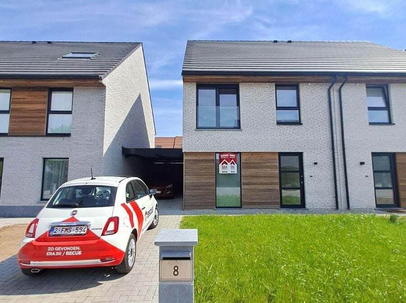 Droomt u van een comfortabele, energiezuinige woning in een rustige buurt? Deze splinternieuwe BEN-woning in een doodlopende straat in Zwevegem biedt