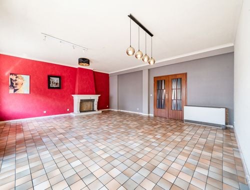                                         Appartement te koop in Mons, € 180.000
