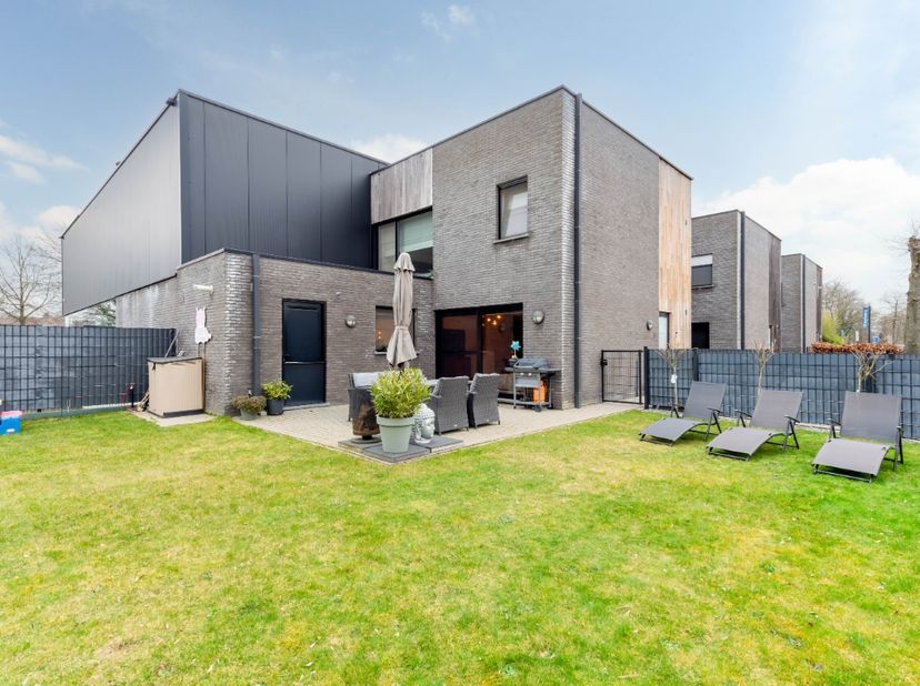Voor meer informatie of een bezichtiging neem gerust contact met ons op via Immo Novas in Lommel. dirk@immonovas.be of 0477/35.18.44. Wij schatten uw