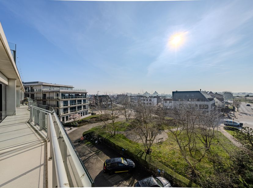 Cette luxueuse résidence-services à vendre est située dans le prestigieux complexe Golf by Zilverduin à De Haan - Klemskerke, une résidence de soins p