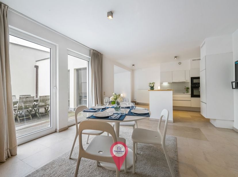 Tijdloos, instapklaar en ruim (107m²) appartement aan de Hoefijzerlaan in Brugge – een toplocatie met vlotte verbinding naar alle belangrijke invalswe