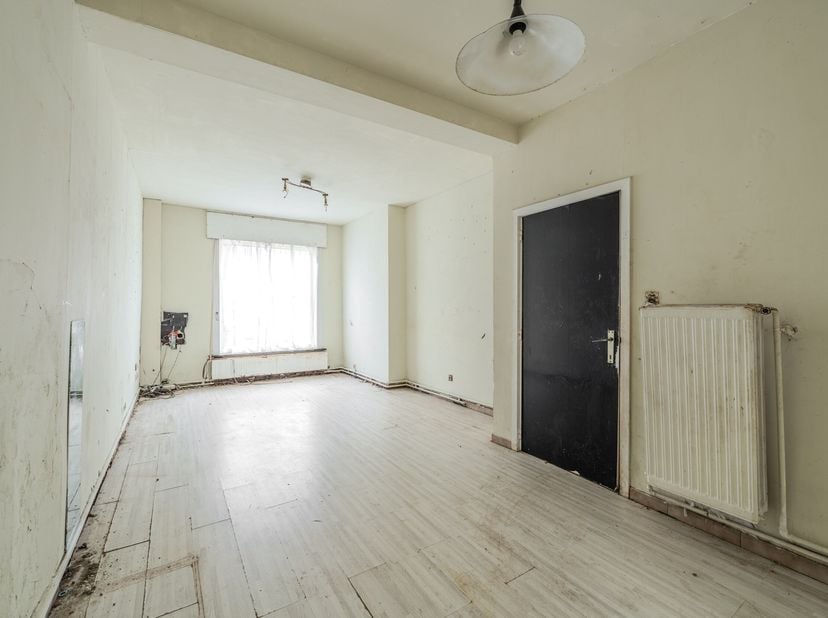 Cette maison à vendre, située le long de la rue Goedheidstraat à Ostende, constitue une excellente base pour réaliser la maison de vos rêves. Projet i