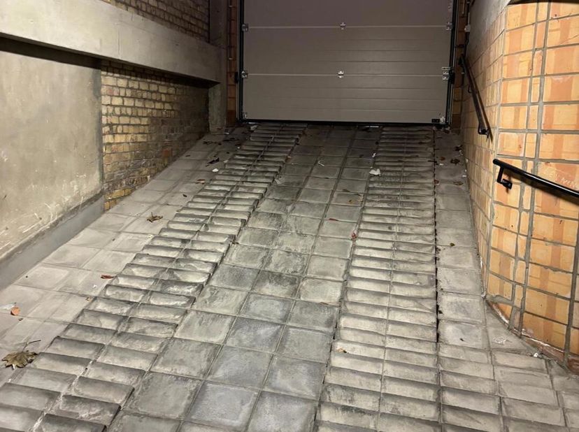 Garage à louer
                    à 8300 Knokke