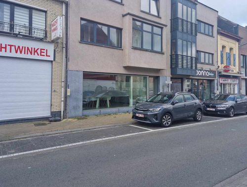                                         Rez-de-chaussée commercial à louer à Lede, € 1.100
