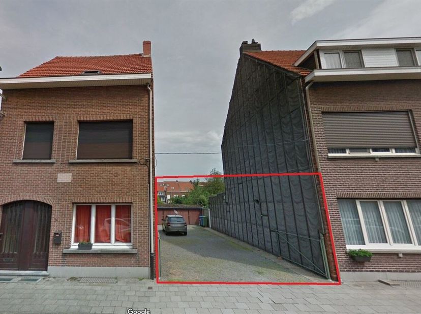 Bouwgrond!&lt;br /&gt;
Ligging: Deze bouwgrond is rustig doch centraal gelegen nabij hartje Merksem. Verschillende scholen, winkels, horeca en het openbaar