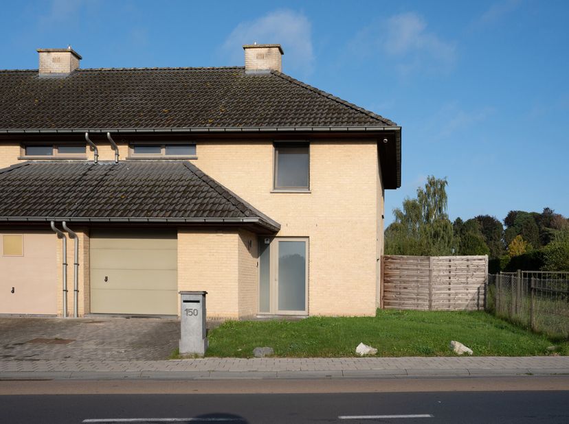 Ben jij op zoek naar een halfopen bebouwing met 3 slaapkamers en onderhoudsvriendelijke tuin?&lt;br /&gt;
Deze woning uit 2006 is gelegen op een perceel van