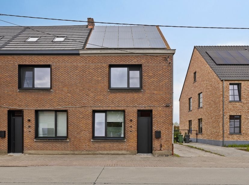 Creëer jouw droomwoning in het bruisende hart van Lochristi&lt;br /&gt;
&lt;br /&gt;
Deze energiezuinige halfopen woning staat klaar voor zijn volgende eigenaar.