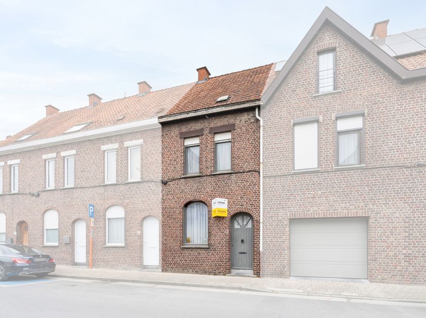 Op wandelafstand van het centrum van Roeselare en vlak bij alle voorzieningen zoals scholen, winkels en openbaar vervoer, bevindt zich deze karaktervo