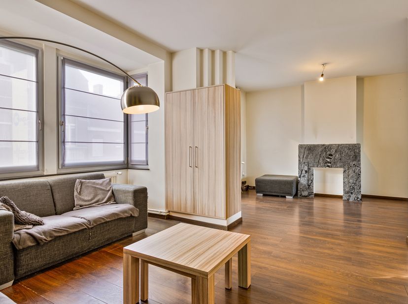 Le moyen le plus rapide pour visiter cet appartement? Demandez votre visite via le bouton rouge de notre site Web (www.dewaele.com) et vous serez cont