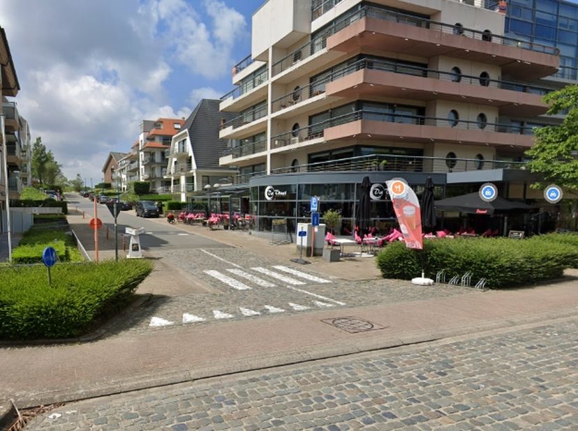 hoogte poort: 190 cm&lt;br /&gt;
diepte: 510 cm&lt;br /&gt;
breedte: 271 cm&lt;br /&gt;
hoogte: 322 cm  