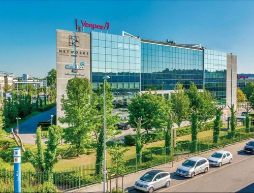                                         Bureaux à louer à Forest, € 71.868,33
