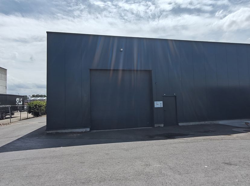 Bien professionnel à louer
                    à 9130 Verrebroek