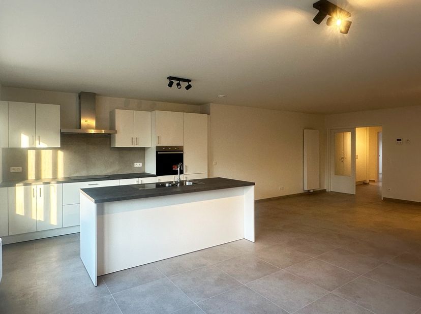 Prachtig ruim gelijkvloers appartement met 4 slaapkamers &amp; tuin in Lier!&lt;br /&gt;
&lt;br /&gt;
Deze energiezuinige appartementen zijn net volledig gerenoveerd