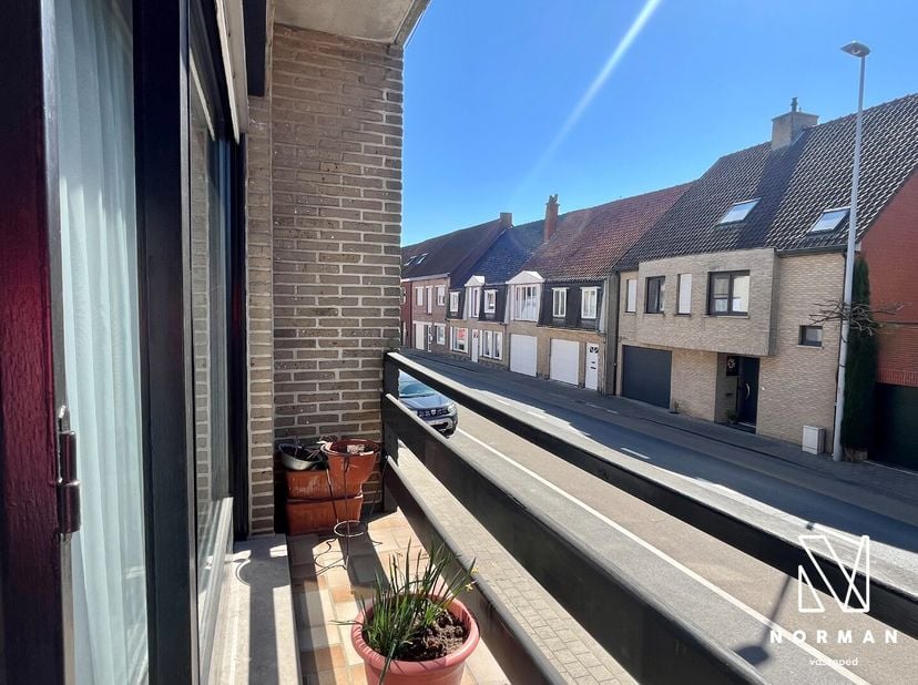 Appartement te koop op de 1ste verdieping in Kuurne!&lt;br /&gt;
Ontdek dit gezellig en lichtrijk appartement, gelegen op de eerste verdieping van een klein