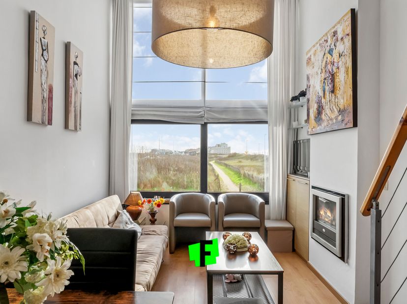 Sur le front de mer de Middelkerke, vous trouverez cet agréable appartement en duplex avec une vue magnifique. Grâce à sa situation, vous êtes dans un