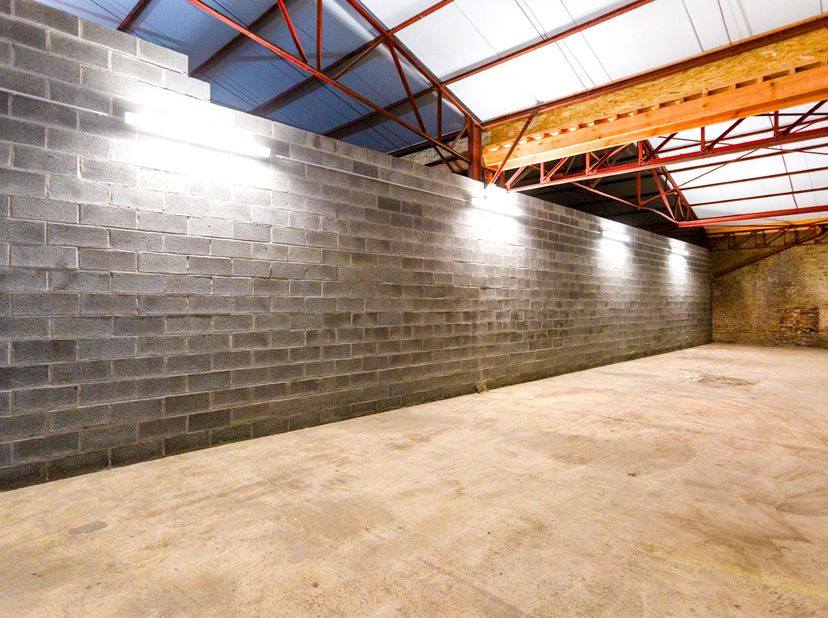 Garage te huur
                    in 7130 Binche