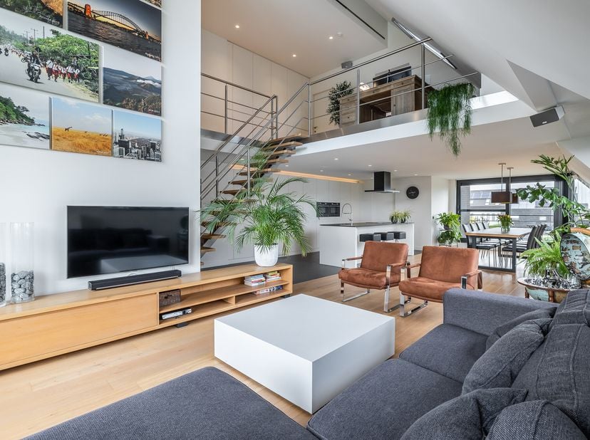 Highlights zijn dat het een uitstekend geïsoleerd appartement met een A-label betreft, &lt;br /&gt;
met een high-end duurzame prachtige inrichting op maat,&lt;