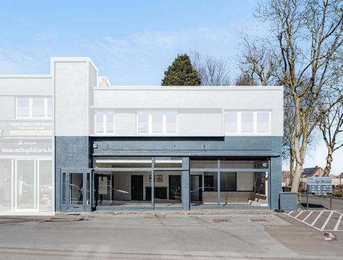                                         Handelsgelijkvloers te huur in Oupeye, € 1.700
