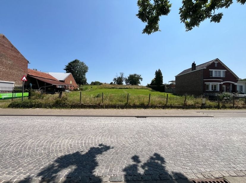 Bouwgrond te koop in Velm (Sint-Truiden) – Open bebouwing (lot 1) &lt;br /&gt;
Ben je op zoek naar een ideale locatie om jouw droomwoning te bouwen? Deze bo