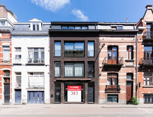                                         Commerce à louer à Woluwe-Saint-Lambert, € 2.500
