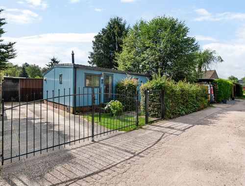                                         Chalet te koop in Poppel, € 84.000
