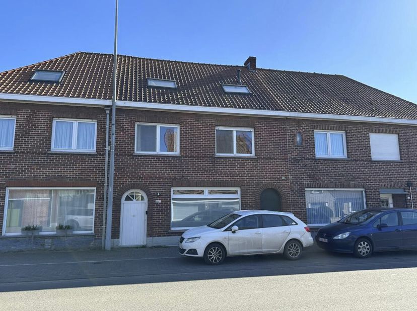 INSTAPKLARE GERENOVEERDE WONING TE BALIEBRUGGE -  &lt;br /&gt;
 &lt;br /&gt;
Deze woning combineert modern wooncomfort met een weldoordachte inrichting, waardoor